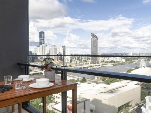 Whole apartment with river view at top floor