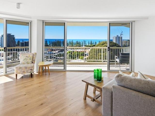 WHOLE FLOOR LIVING IN SOUGHT AFTER 'COLVILLEA'