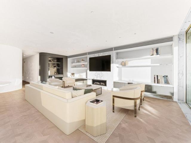 Whole Floor Luxury Apartment Moments from Bondi Beach