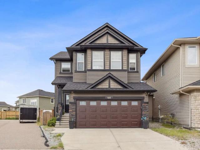 Whole House! 4 Bedroom + Den Home with Bonus Room and Double Garage — 4 Bedrooms+ Den House