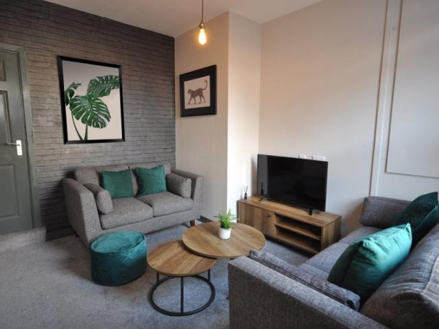 Whole House 5Bed/2Bath Bramley LS13