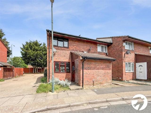 Whole house for rent with outdoor space
