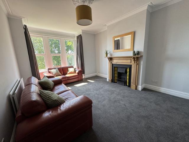⭐️Whole Property 2 Bed Apartment in Popular Area