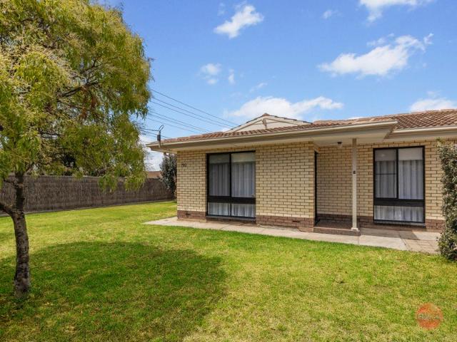 WHAT A BEAUTY 2 BED RENOVATED UNIT IN THIS BEACHSIDE LOCATION