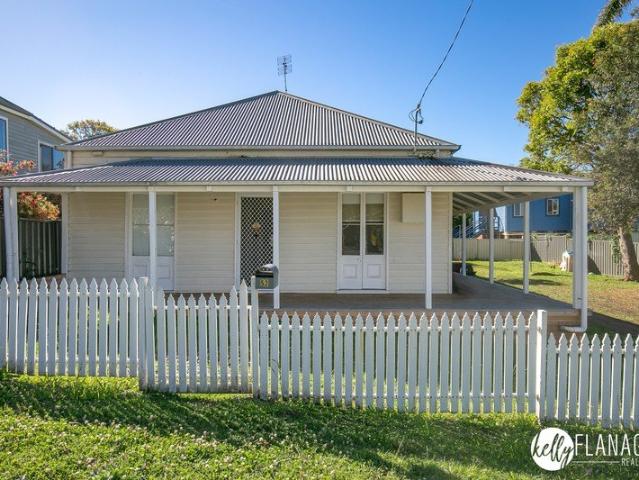 What A Gorgeous Home Walk Everywhere, Parkland Across Road Great Tenant $525/wk