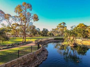 What a Location! Close to Train, Schools & Shopping | Just 22 km to Perth CBD