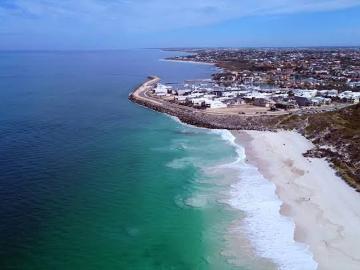 What a Location! Beach, Train & Joondalup Lifestyle