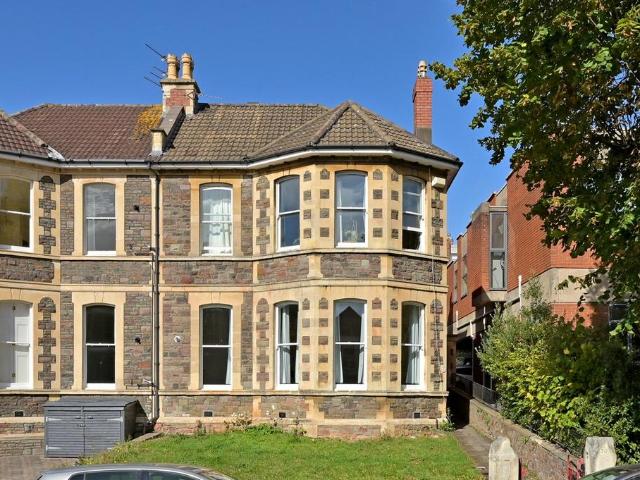 Whatley Road, Bristol, Somerset, BS8 3 bed semi detached house to rent £3,250 pcm £750 pw