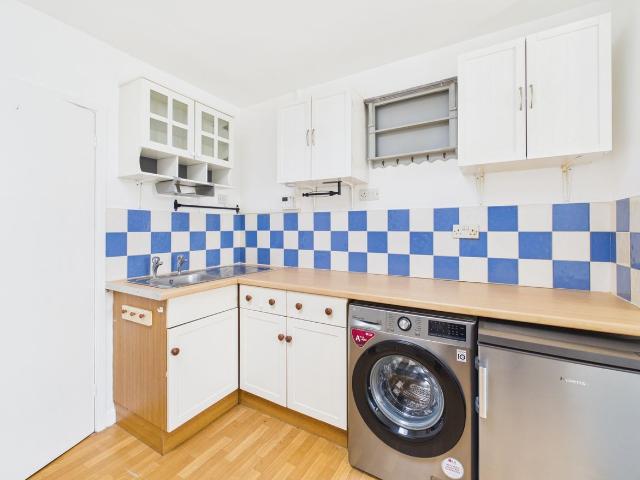 Whaddon Drive, Cheltenham GL52, Studio to rent, £550 pcm | PrimeLocation