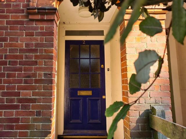 Whaddon Villas, Priory Road, Ascot 3 bed semi detached house to rent £2,350 pcm £542 pw