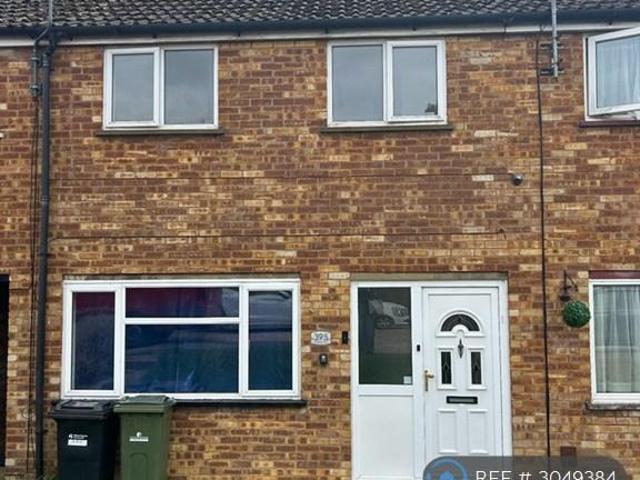 Whaddon Way, Milton Keynes, MK3 2 bed terraced house to rent £1,525 pcm £352 pw
