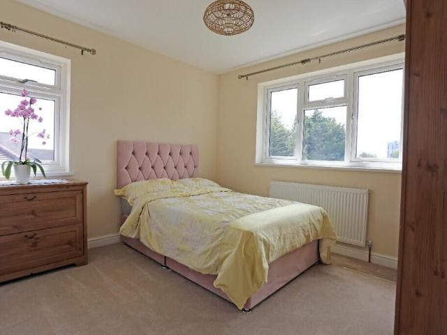 Whalebone Lane North, Romford RM6, 1 bed property to rent, £700 pcm | PrimeLocation