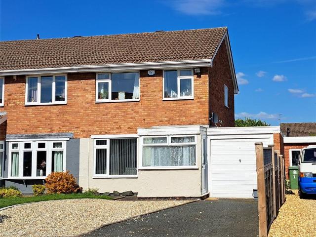 Wharf Close, St Georges, Telford. 3 bed semi detached house to rent £925 pcm £213 pw