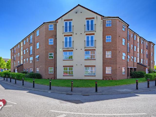 Wharf Lane, Solihull B91 2 bed ground floor flat to rent £1,100 pcm £254 pw