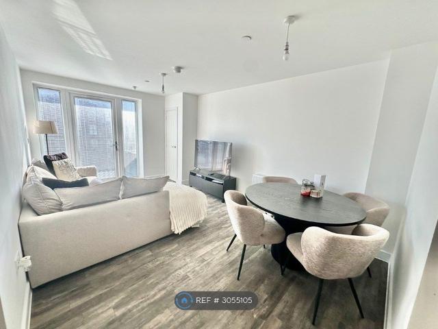Wharf Road, Chelmsford CM2, 2 bed flat to rent, £1,650 pcm | PrimeLocation