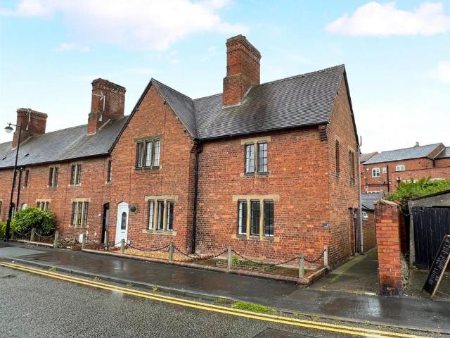 Wharf Road, Ellesmere 2 bed end of terrace house to rent £850 pcm £196 pw