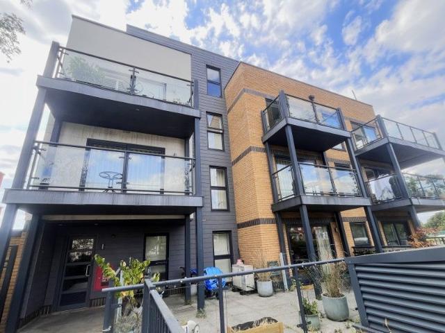 Wharf Road, Guildford GU1, 2 bed flat to rent, £2,500 pcm | PrimeLocation