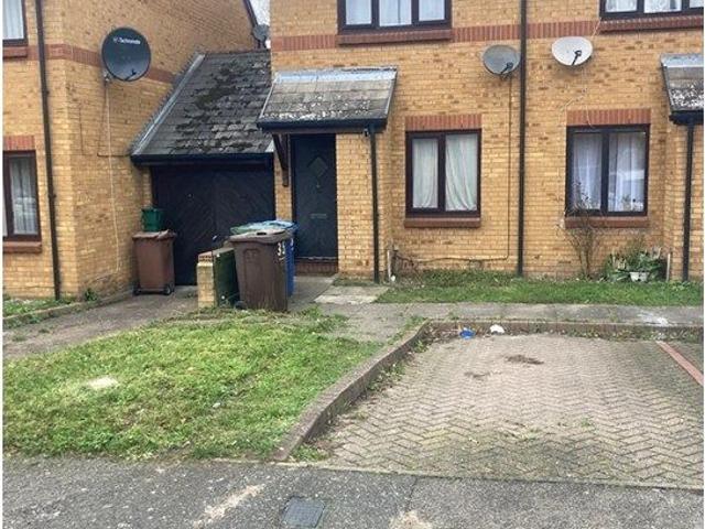 Wharf Road, Grays RM17, 2 bed end terrace house to rent, £1,500 pcm | PrimeLocation