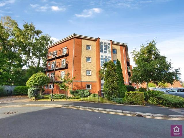 Wharf Road, Sale, Greater Manchester. 2 bed flat to rent £1,200 pcm £277 pw