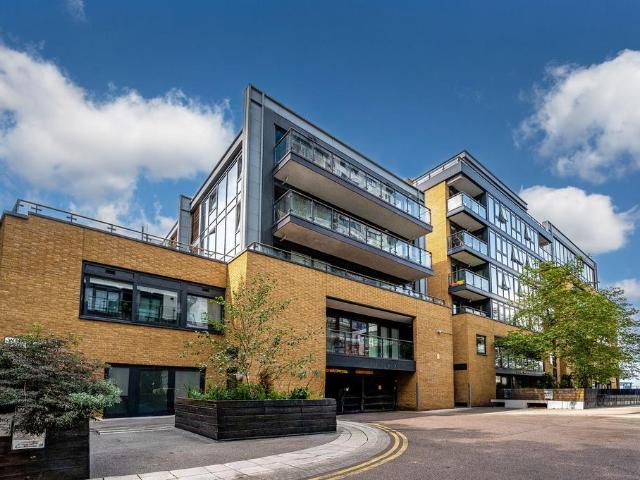 Wharf Street, Deptford, London, SE8 3 bed flat to rent £3,500 pcm £808 pw