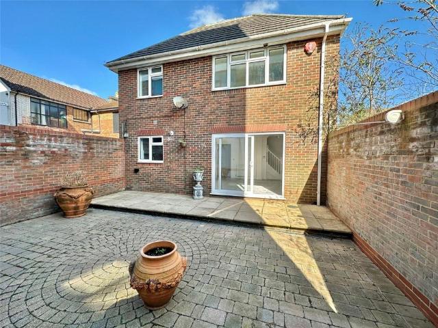 Wharfdale Road, Bournemouth, BH4 2 bed maisonette to rent £1,545 pcm £357 pw