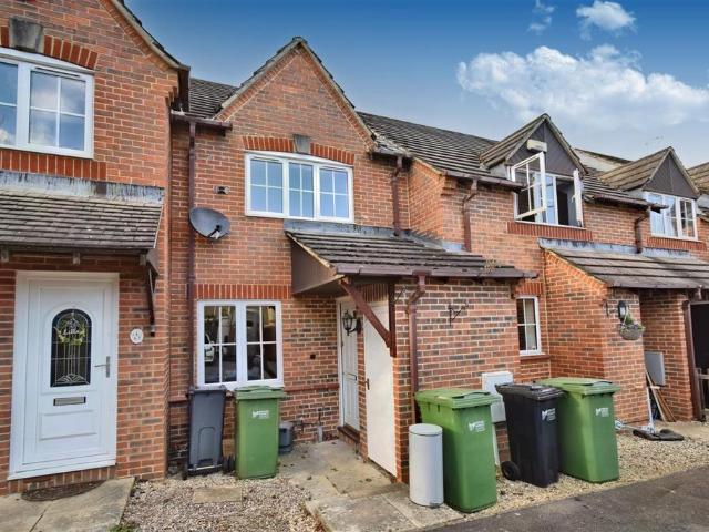 Wharfdale Way, Hardwicke 2 bed terraced house to rent £1,100 pcm £254 pw