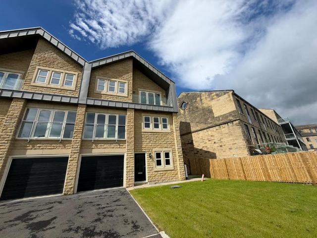Wharfe View, Burley in Wharfedale. 4 bed semi detached house to rent £3,500 pcm £808 pw