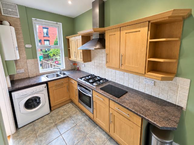 Wharfedale Grove, Leeds, West Yorkshire 2 bed end of terrace house to rent £995 pcm £230 pw