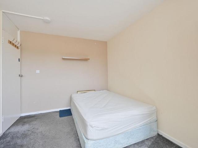 Wharfedale, HP2, Hemel Hempstead, HP2 Studio to rent £600 pcm £138 pw