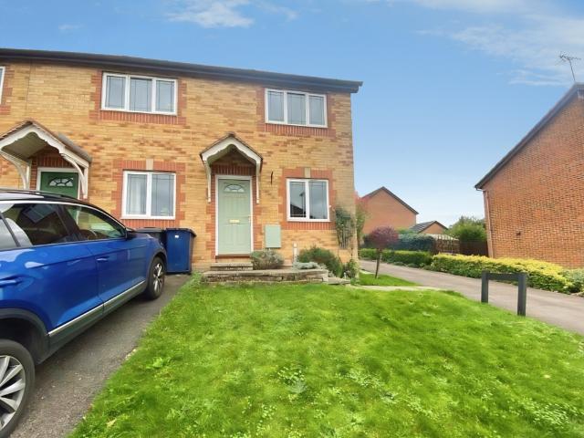 Wheat Croft, CAMBRIDGE, CB21 2 bed end of terrace house to rent £1,375 pcm £317 pw