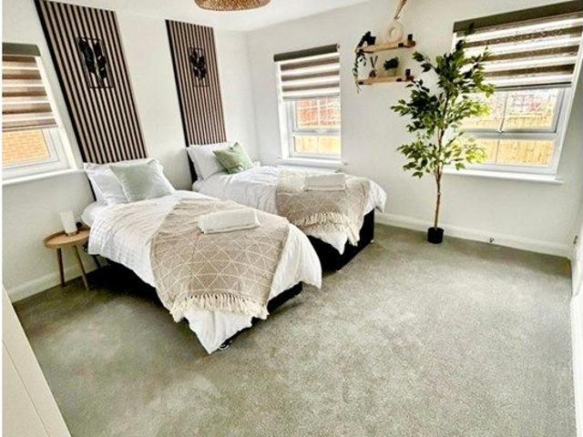 Wheat Fields, Wantage OX12, 6 bed semi detached house to rent, £6,200 pcm | PrimeLocation