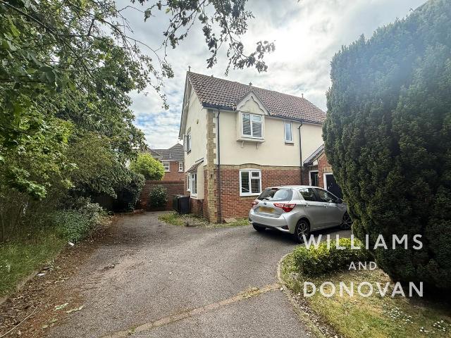 Wheatfields, Stambridge, Rochford SS4, 3 bed detached house to rent, £1,900 pcm | PrimeLocation