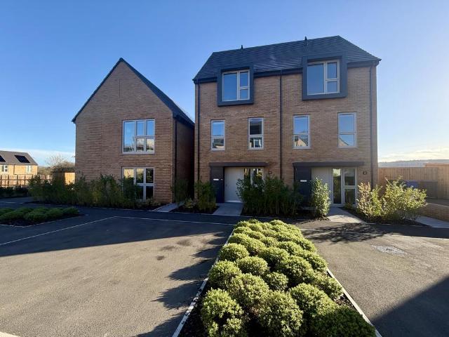 Wheatley Carr, Nelson, BB9 3 bed house to rent £1,450 pcm £335 pw
