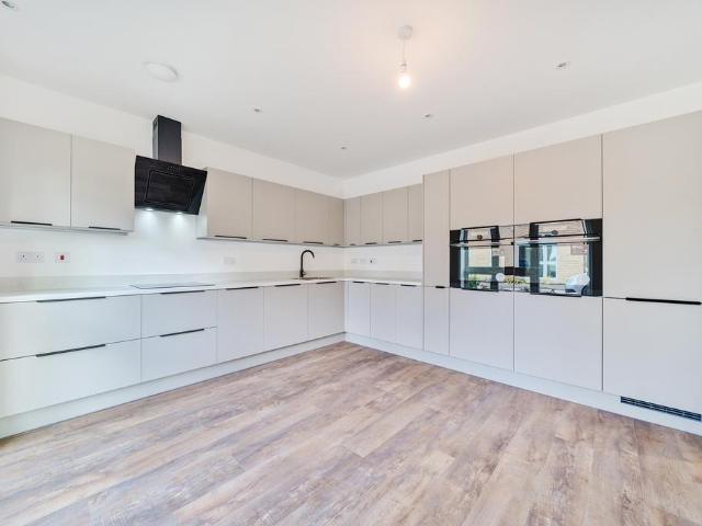Wheatley Carr, Nelson, BB9 4 bed detached house to rent £1,600 pcm £369 pw