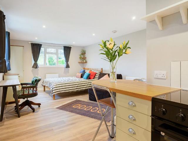 Wheatley Road, Forest Hill, Oxford OX33, Studio to rent, £1,660 pcm | PrimeLocation