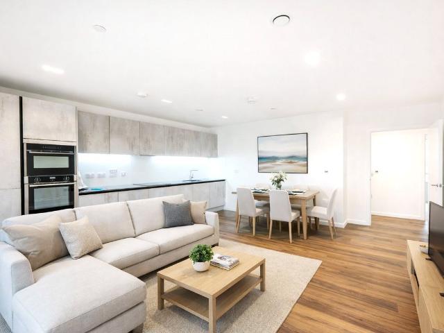Wheatstone Gardens, London W10, 2 bed flat to rent, £3,400 pcm | PrimeLocation