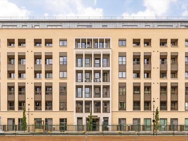 Wheatstone Gardens, LONDON W10 3 bed flat to rent £5,500 pcm £1,269 pw