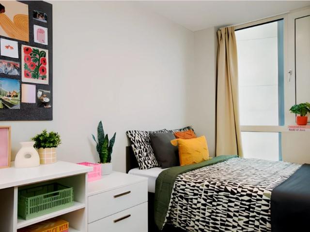 WHEELCHAIR ACCESSIBLE STUDIO