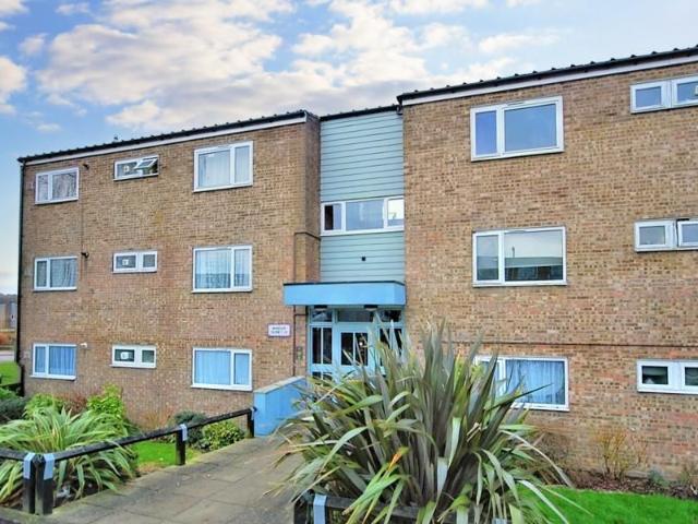 Wheeler Close, Colchester CO4, 2 bed flat to rent, £1,050 pcm | PrimeLocation