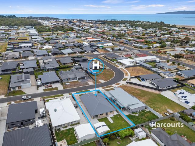 When effortless luxury meets coastal calm… Welcome to 13 Mason Place, Shearwater
