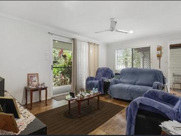 House to rent in Bribie Island - Parking