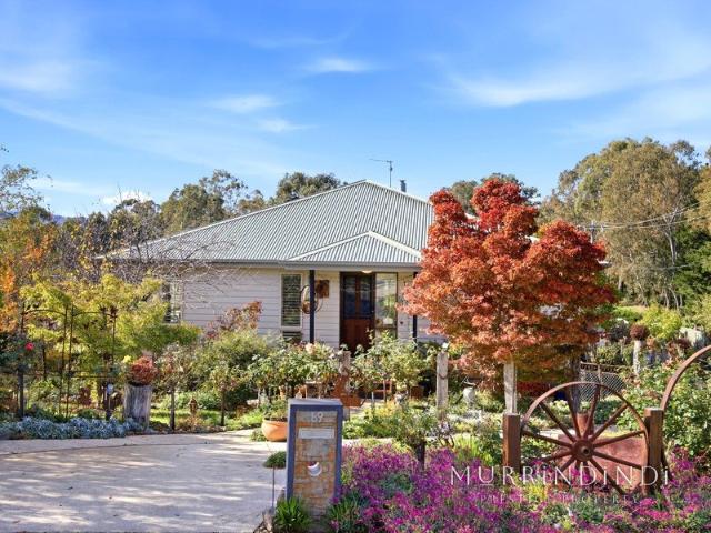 Where 1000sqm of Stunning, Private Gardens Meets Relaxed, Contemporary Living!