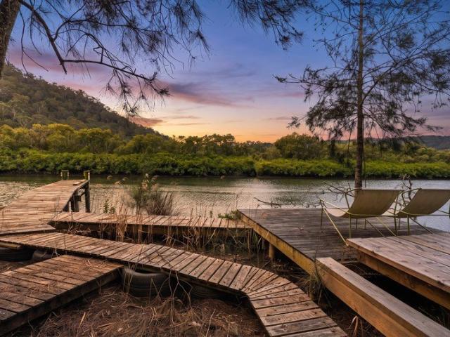 Where Tides Meet Tranquillity Your Private, Off Grid Waterfront Haven in Glenworth Valley!