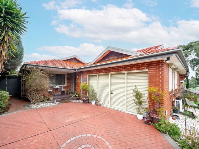 Where Tranquillity Meets Parkfront Living!