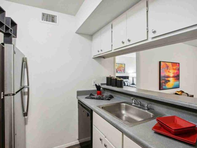 Where Comfort Meets Affordability 1 Bedroom Apartment for Rent at 14830 N Black Canyon Hwy, Phoenix, AZ 85053