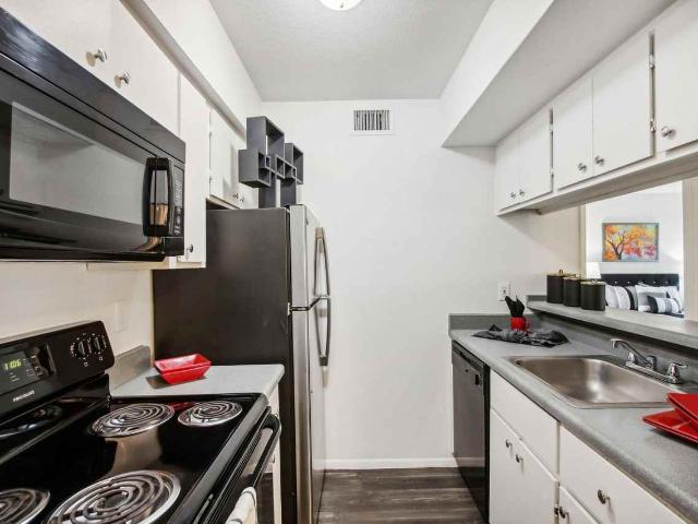 Where Comfort Meets Affordability Studio Apartment for Rent at 14830 N Black Canyon Hwy, Phoenix, AZ 85053