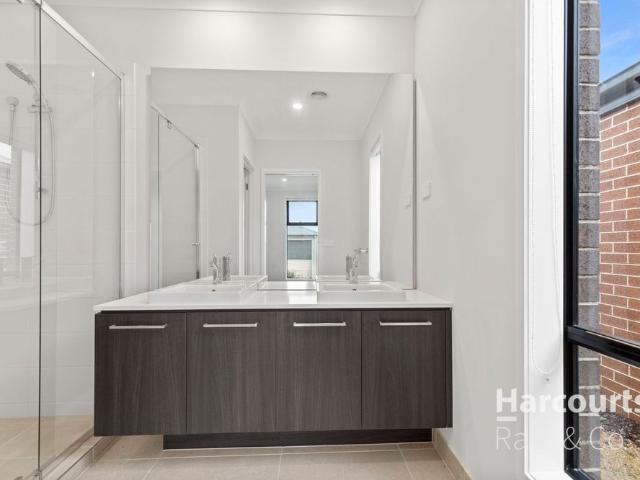 Where Contemporary Design Meets Family Comfort