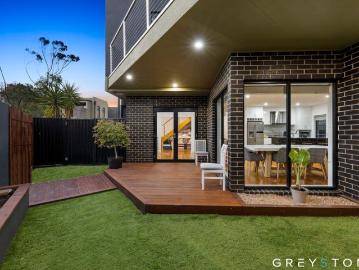 Where Contemporary Luxury and Family Comfort Unite