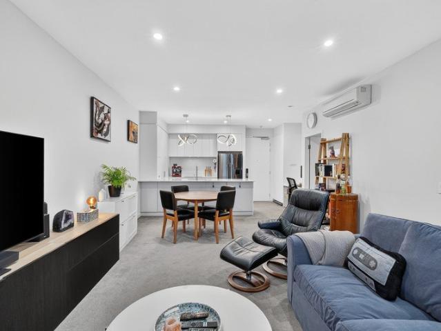 Where Contemporary Style Meets Riverside Living