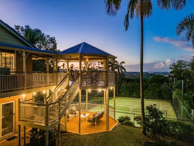 WHERE COAST MEETS COUNTRY A STUNNING COUNTRY MANOR WITH DUE NORTH COASTAL VIEWS